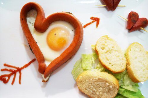 egg-and-sausage-heart